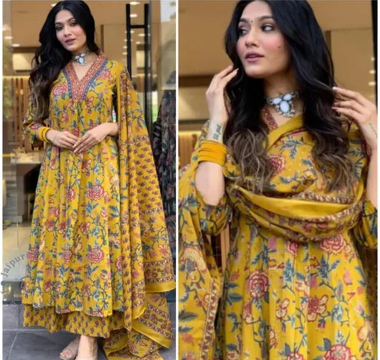 Chitrarekha Graceful women Kurti set